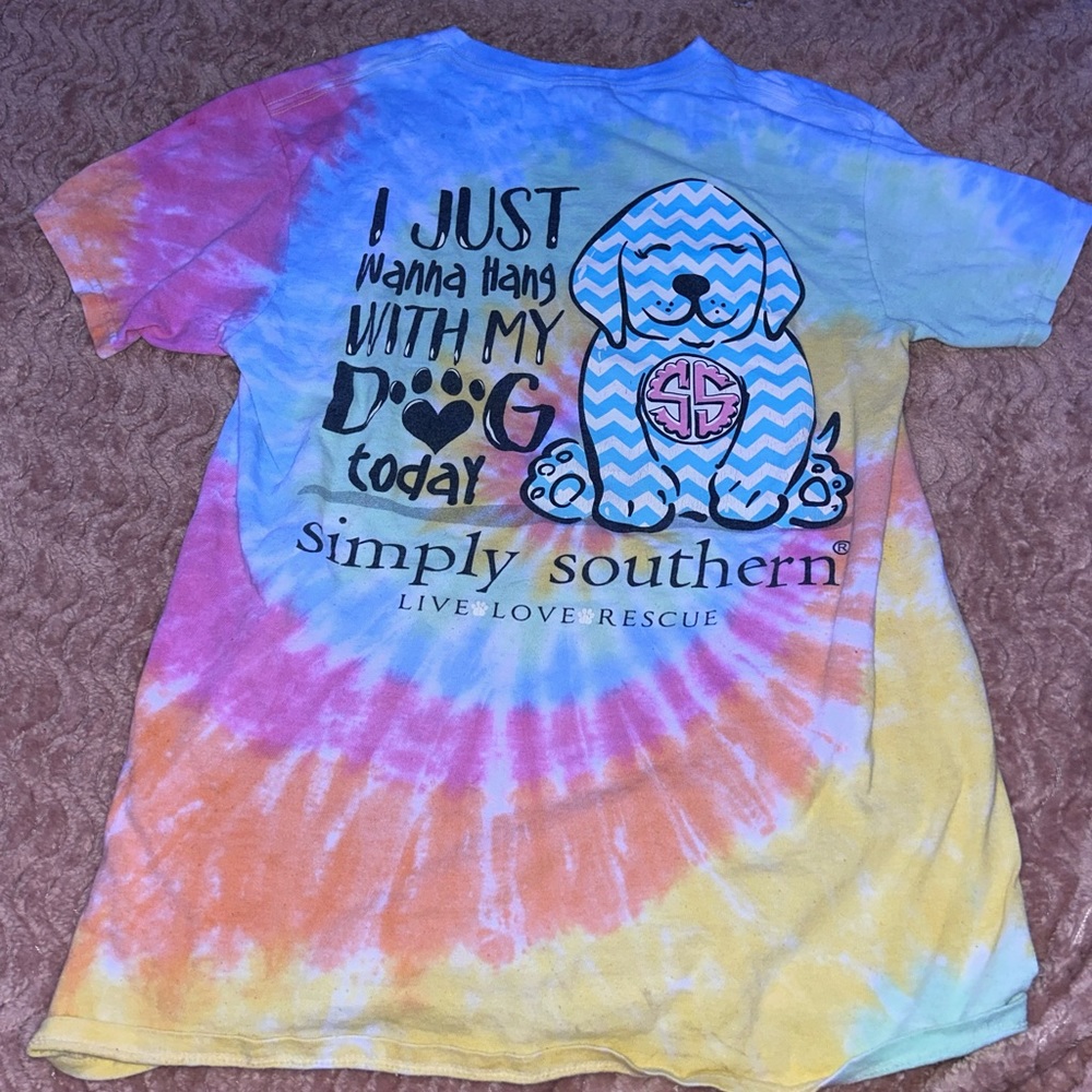 Simply Southern tie dye T shirt.